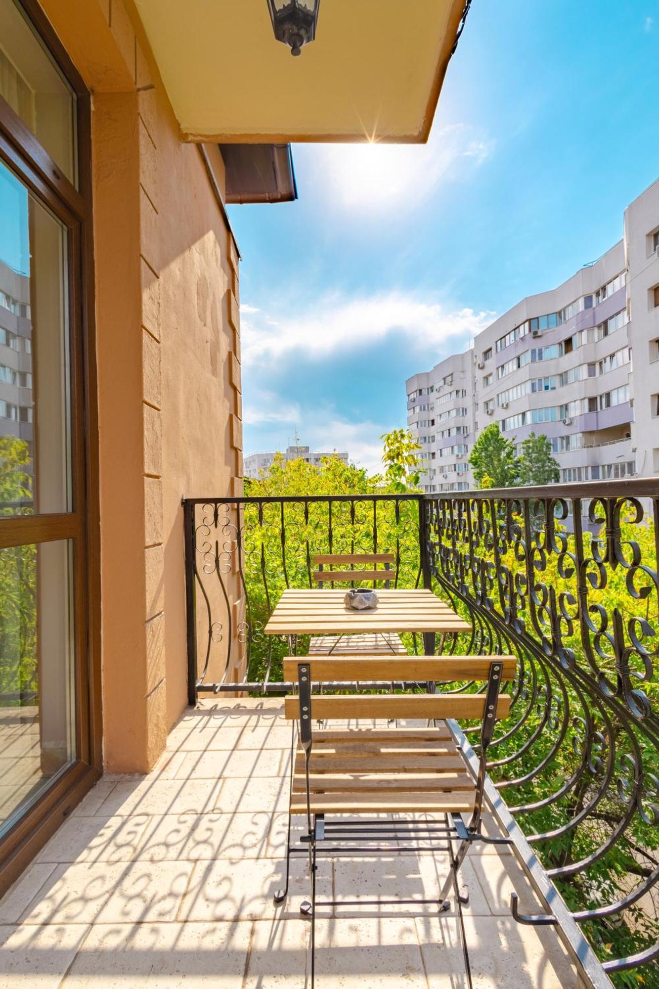 Piccolo Mondo By Citybookings Boekarest Buitenkant foto