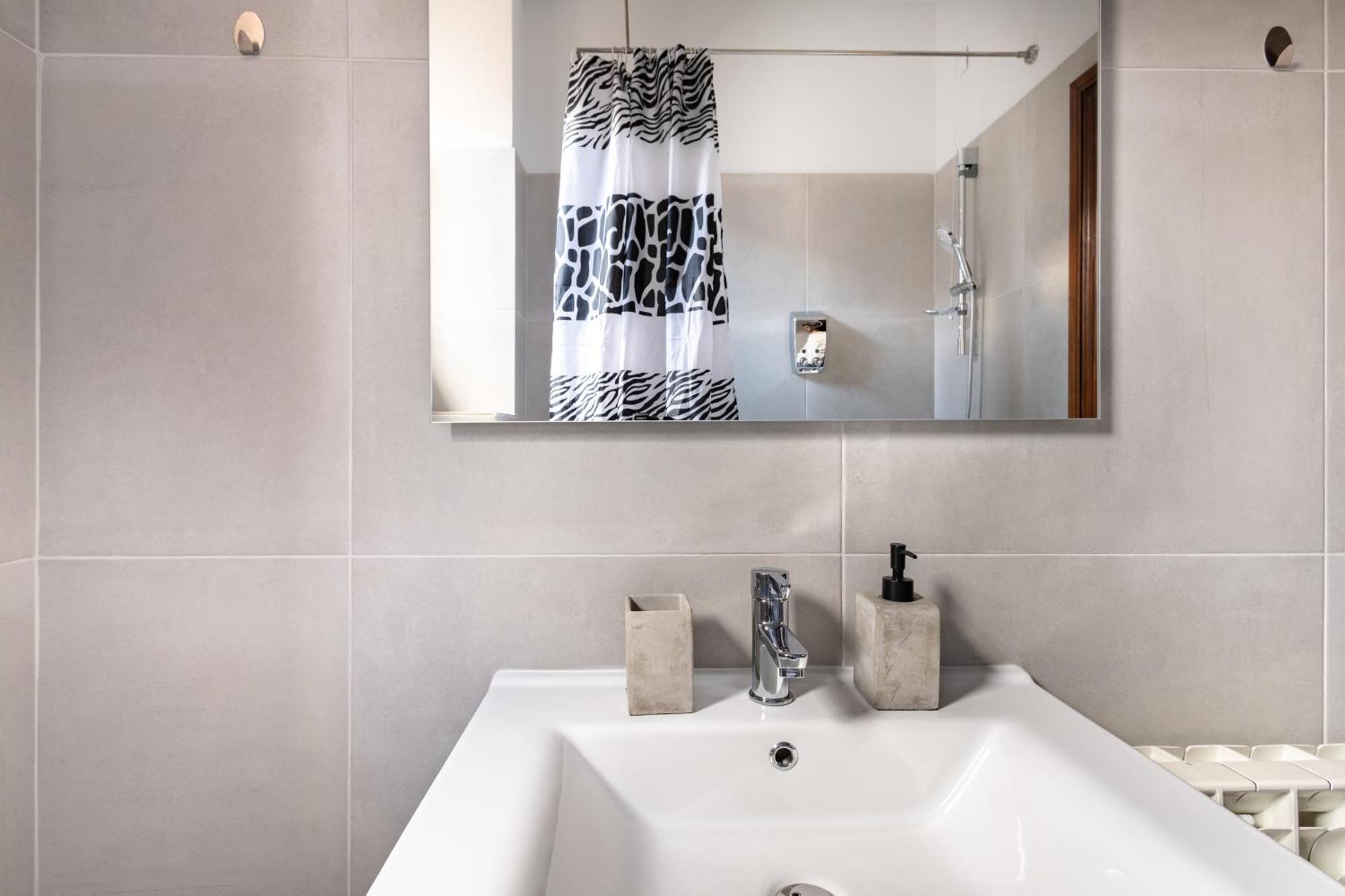 Piccolo Mondo By Citybookings Boekarest Buitenkant foto