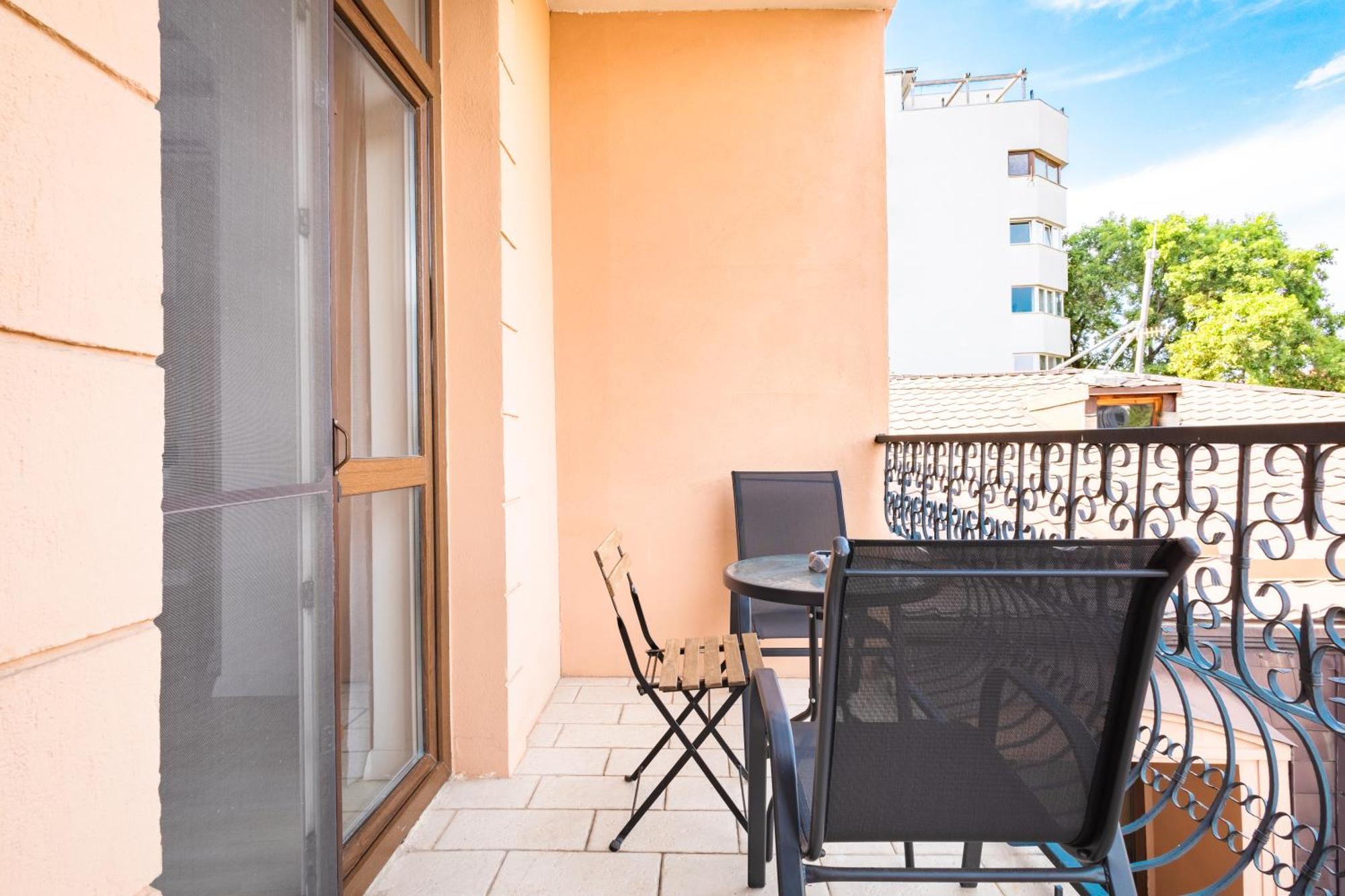 Piccolo Mondo By Citybookings Boekarest Buitenkant foto